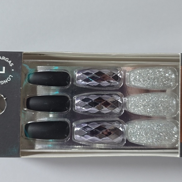 Dashing Diva NailBliss Salon Gel Nails Long Length Brand New Black Matte Silver - Picture 2 of 4